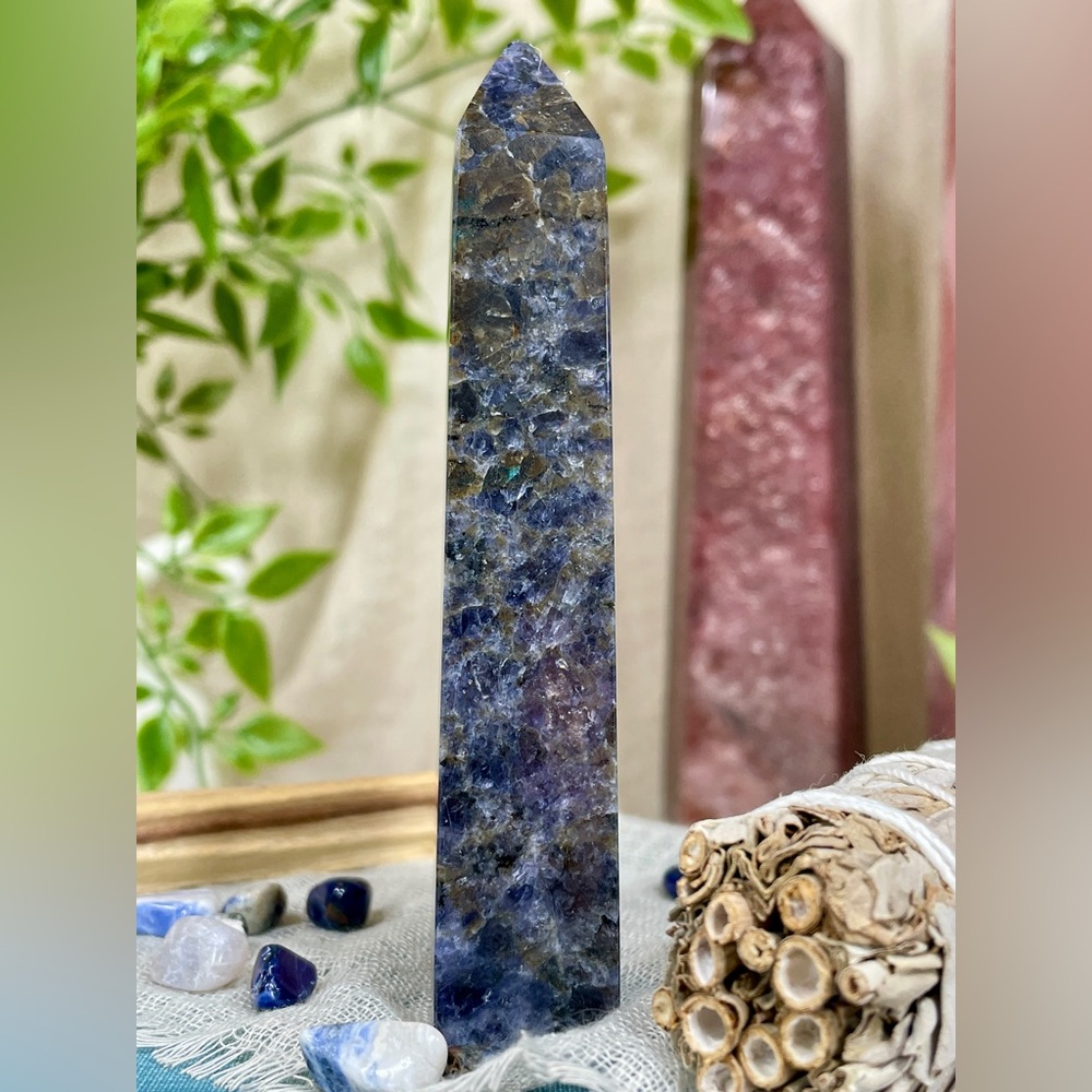 1608 Iolite Crystal Tower - Picture 8 of 10